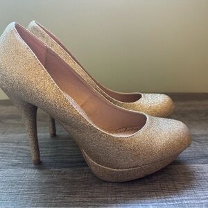 ✨Gold Glitter Heels✨